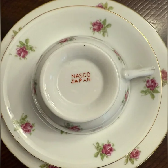 Vintage Spring Rose Teacup + Saucer • 6 pieces - Picture 7 of 11